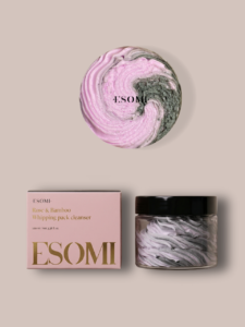 ESOMI- Masque nettoyant fouetté & Démaquillant 3 en 1 à l'eau de rose et aux vitamines E et K (100ml)