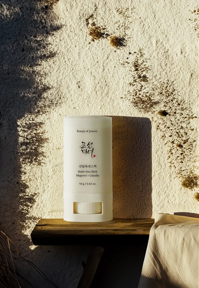 Beauty of Joseon - Stick solaire matifiant : Armoise + Camélia SPF 50+ PA++++ (18g) – Image 5